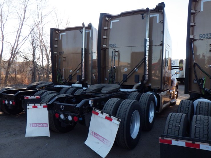 2022-kenworth-t680-image-12