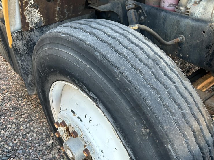 1984-international-s2200-image-40