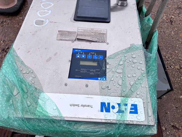 #8000-•-pallet-with-transfer-switch-image-3