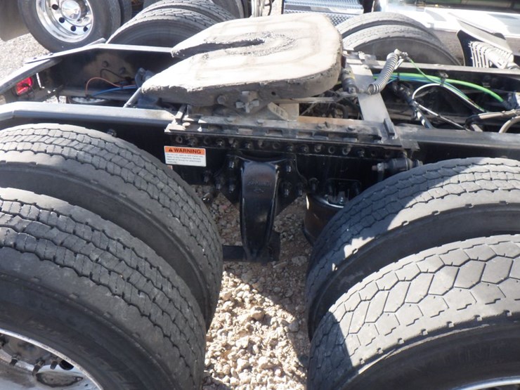 2022-freightliner-cascadia-126-image-7