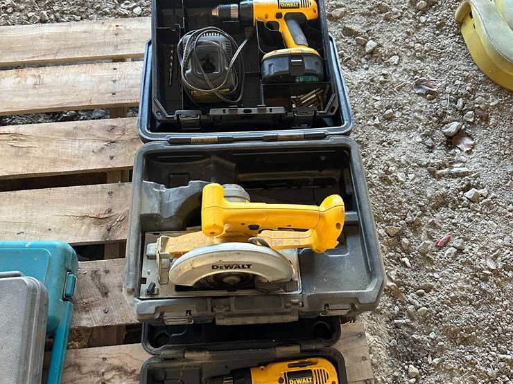 #35869-•-dewalt-(2)-drills-&-circular-saw-image-1