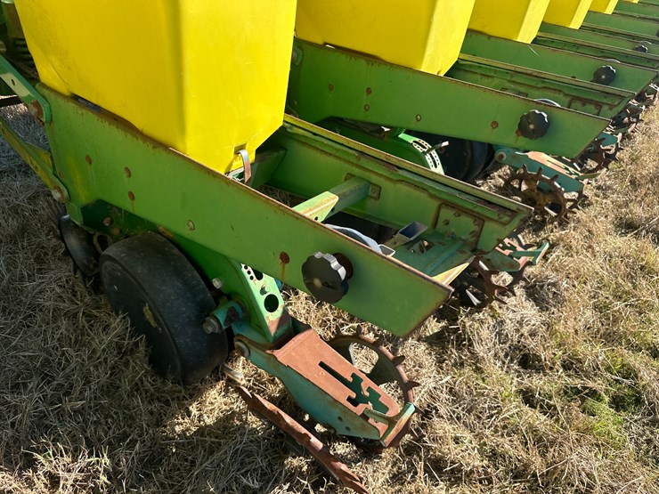 35257-john-deere-12-image-28