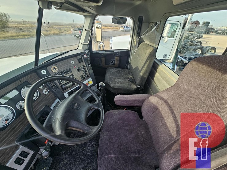 2021-freightliner-coronado-122-sd-image-12