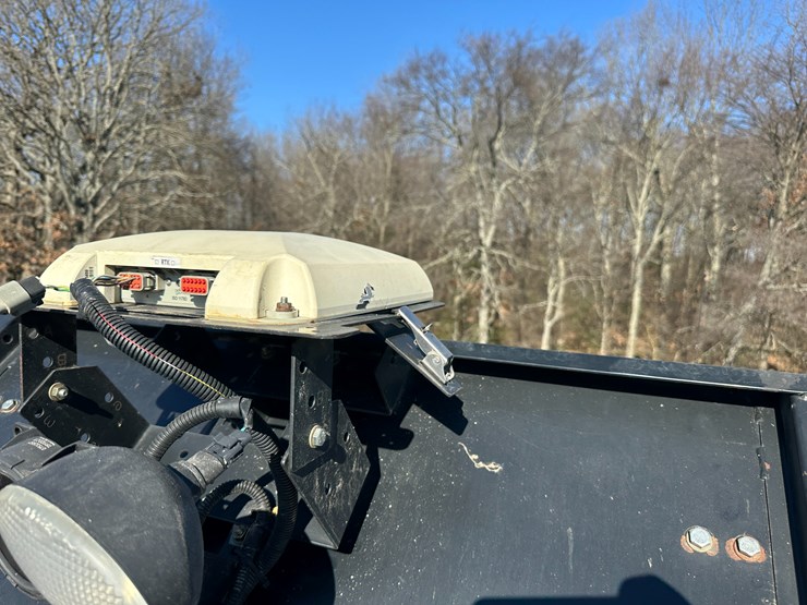 #35797-•-2011-case-7120-combine-image-78