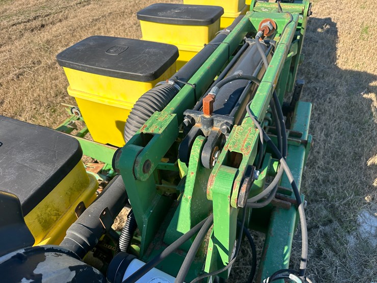 35257-john-deere-12-image-59