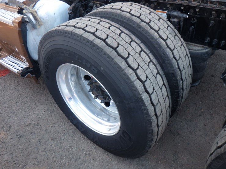 2023-volvo-vnl-760-image-13