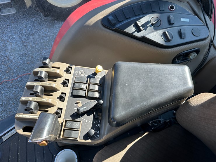 #35799-•-2004-case-mx285-tractor-image-64