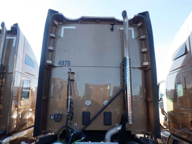 2022-kenworth-t680-image-10