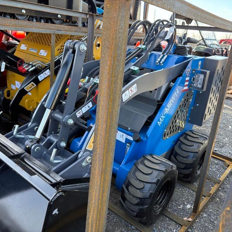 AGT Compact Track Loader