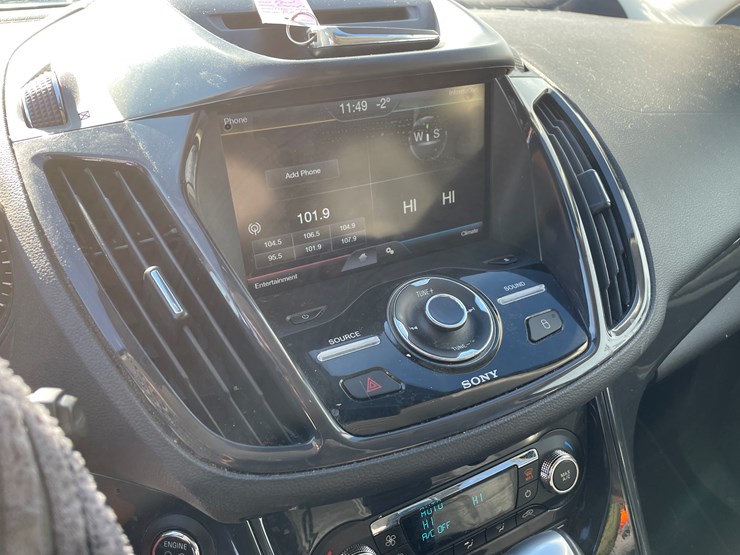 2014-ford-escape-titanium-image-33