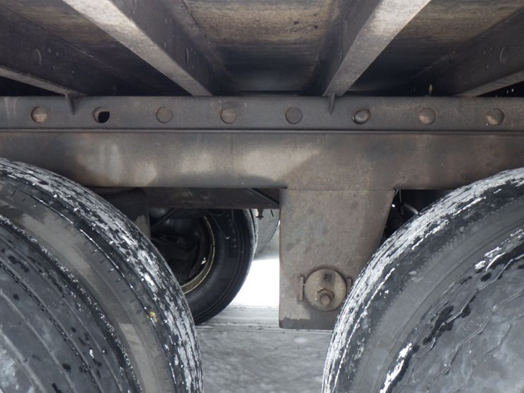 2011-utility-3000r-image-16