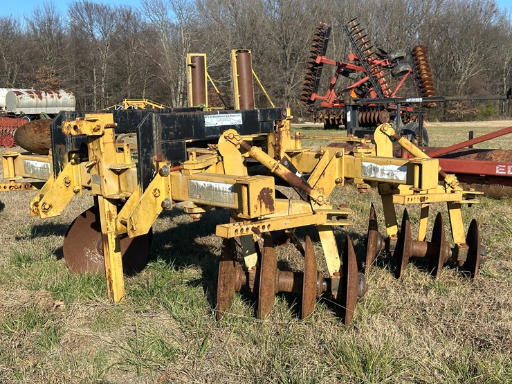 #35843-•-prime-1008-tandem-levee-plow-image-1