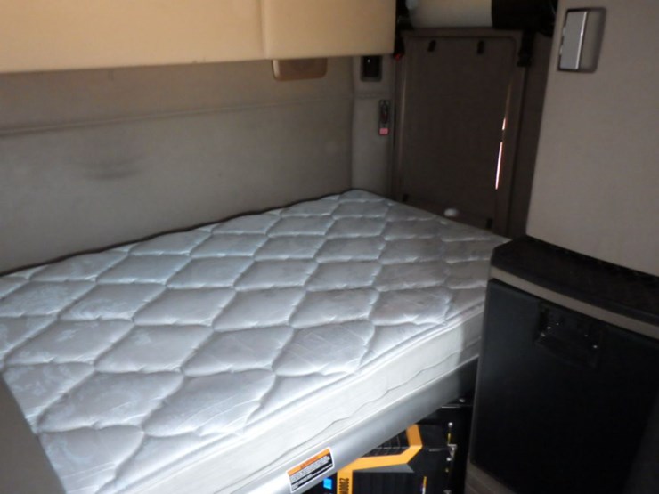 2020-kenworth-t680-image-8