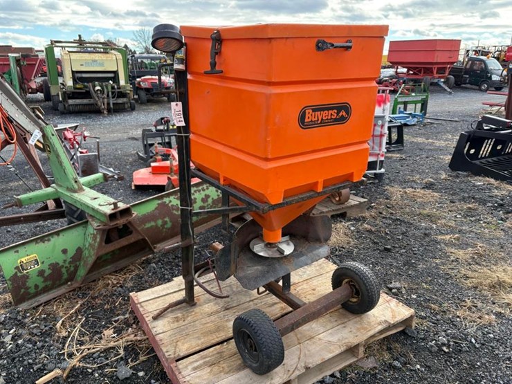 tailgate-salt-spreader-image-1