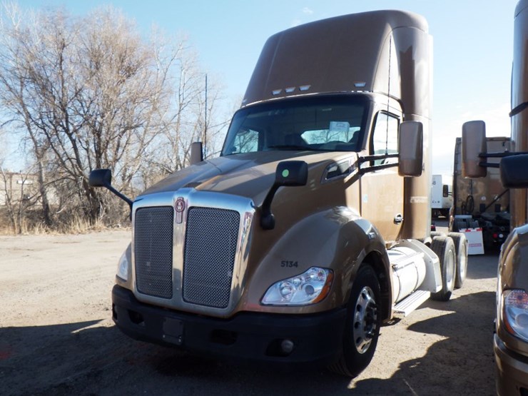 2022-kenworth-t680-image-1