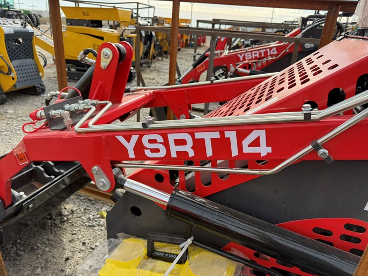 #22787-•-unused-agt-ysrt114-stand-on-tracked-loader-ysrt142025l110321-image-17