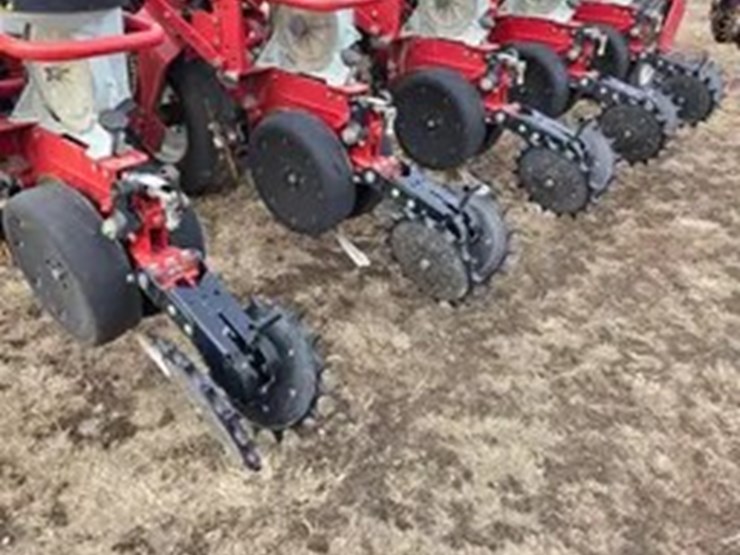 2006-white-8516-image-3