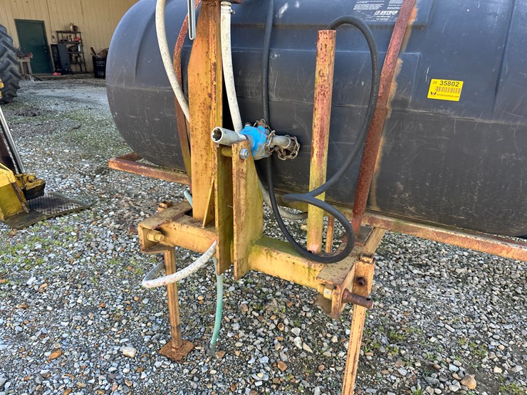 #35802-•-200-gallon-22'-3pt-sprayer-image-7
