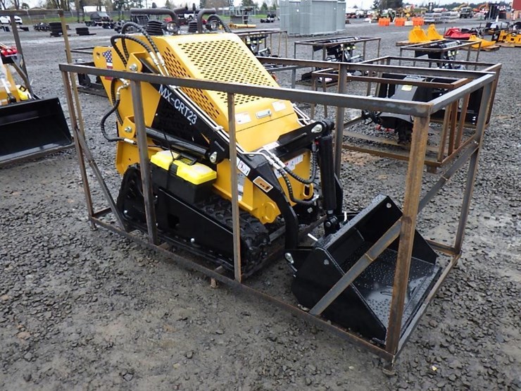 2025-agt-mx-crt23-skid-steer-tracked-loader-image-4