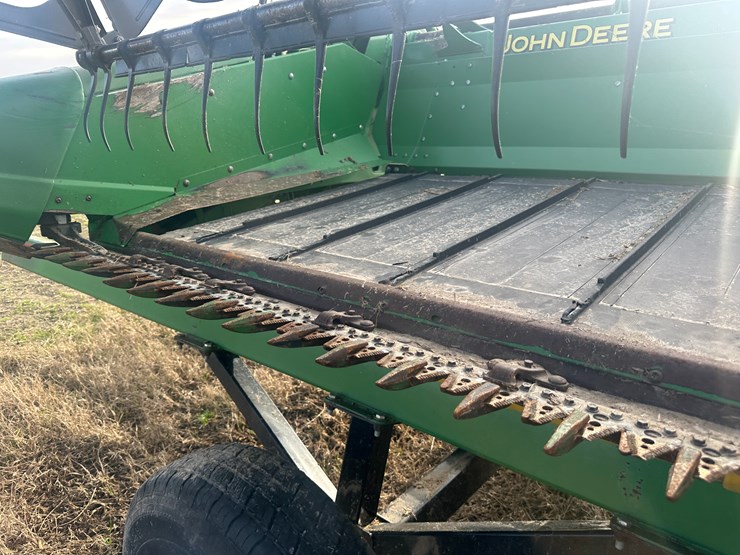 2015-john-deere-630d-image-31