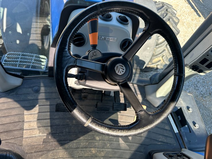 2014-new-holland-t8.330-image-69