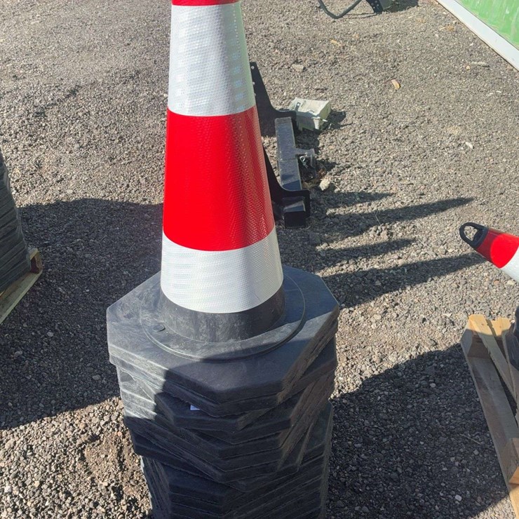(21) Safety Cones