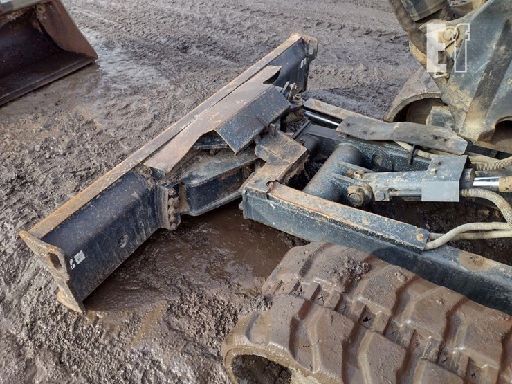 2017-kubota-kx040-4-image-26