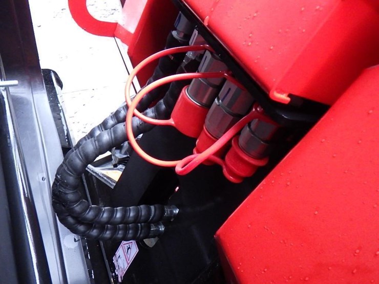 2025-agt-sda-140t-skid-steer-tracked-loader-image-5