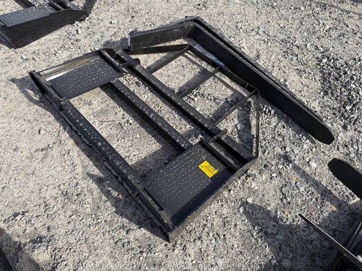 #22768-•-unused-mower-king-sa-48"-skid-steer-forks-image-1