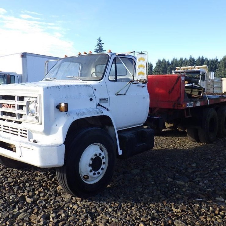 1977 GMC 6500 23' T/A Flatbed Truck