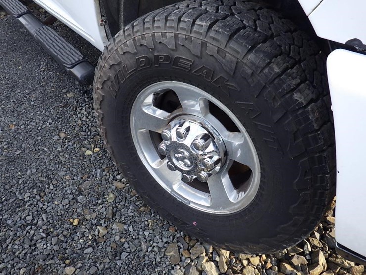 2010-dodge-2500-image-14