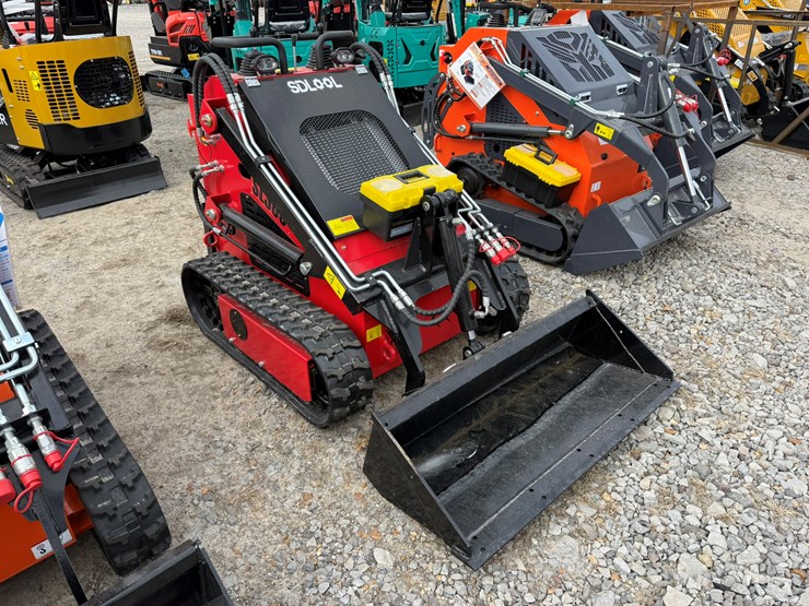 #92-•-unused-sdlool-sl380c-stand-on-tracked-loader-380j251001-inv#-36227-image-3