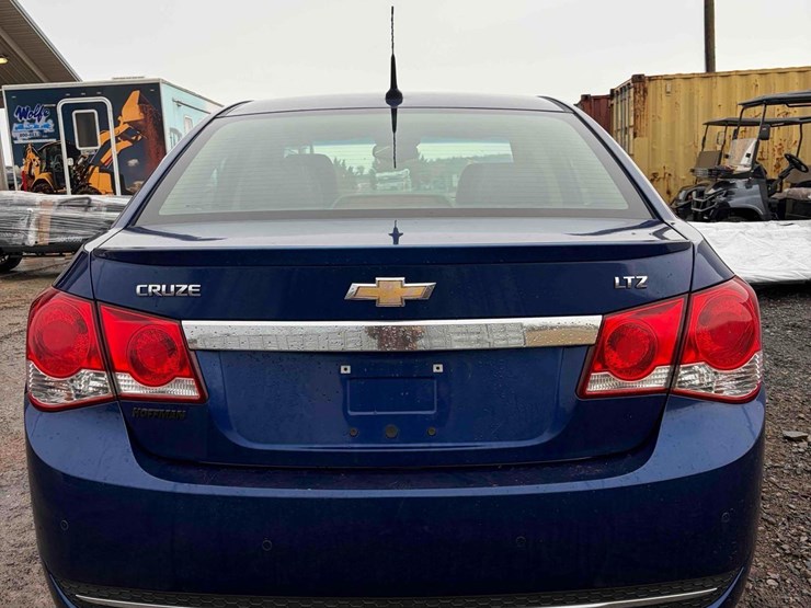 2012-chevrolet-cruze-rs-image-4