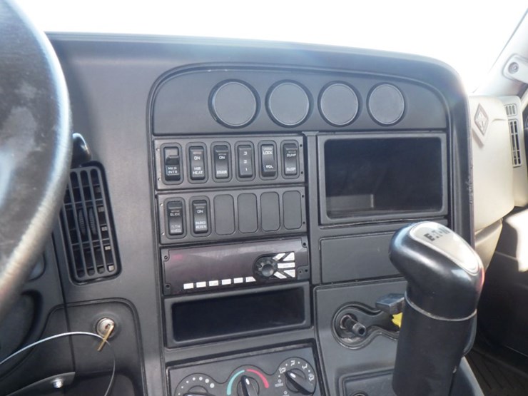 2017-international-prostar-image-18