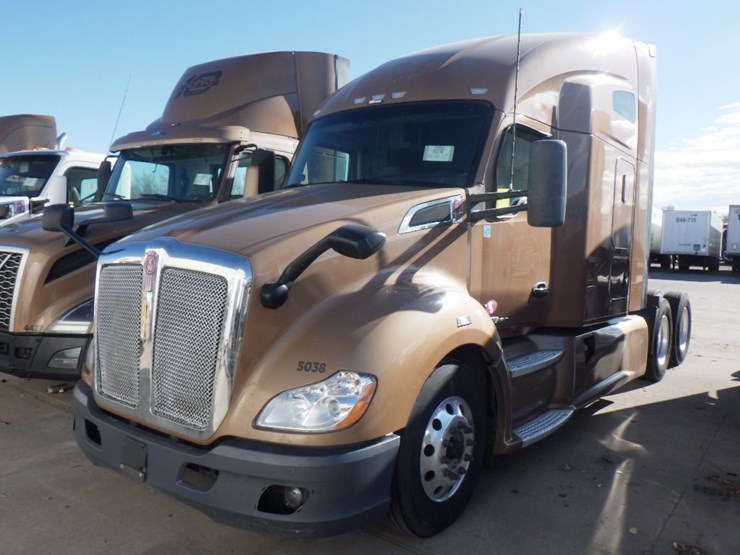 2022-kenworth-t680-image-1