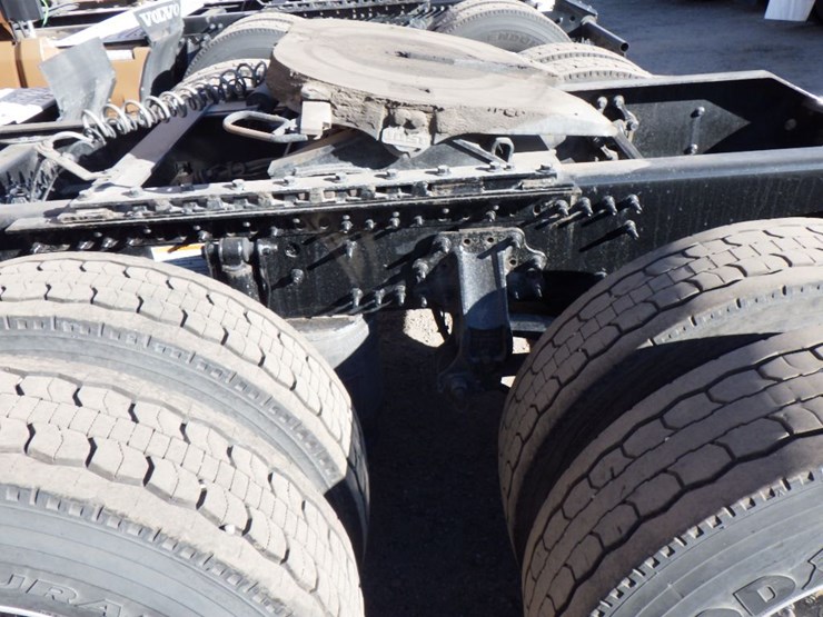 2022-volvo-vnl-760-image-17