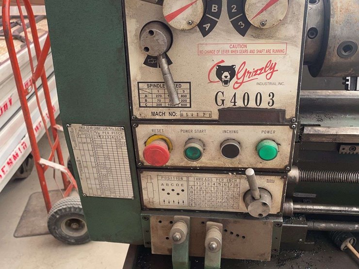 grizzley-g4003-metal-lathe,-2-complete-set-of-dies,-multiple-attachments,-220-single-phase,-multiple-tools-image-1