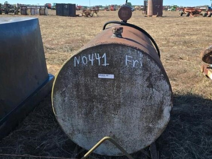 250-gal-fuel-tank-w/-pump-image-1