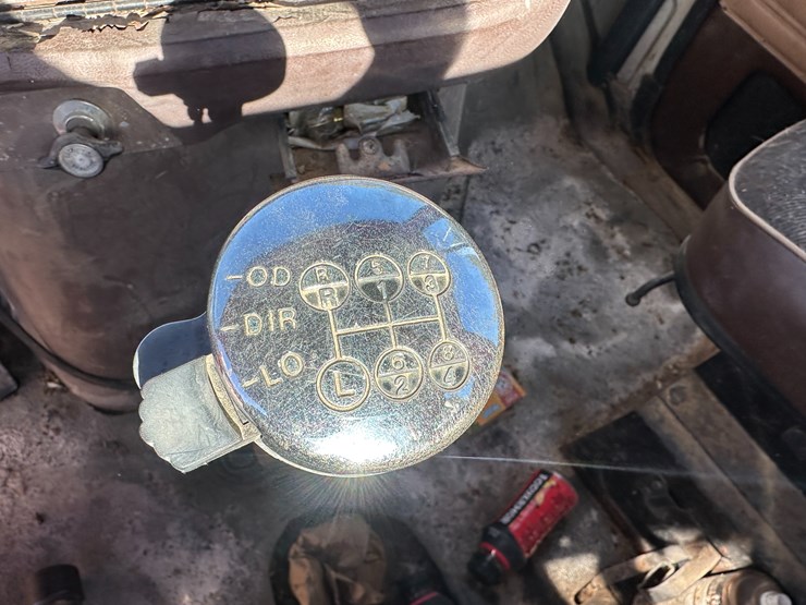 1974-ford-9000-image-68