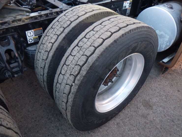 2022-kenworth-t680-image-5