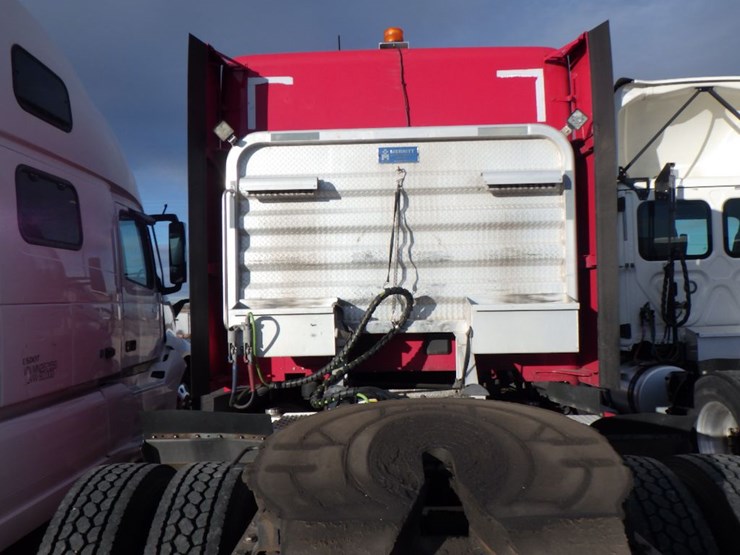 2020-kenworth-t680-image-15