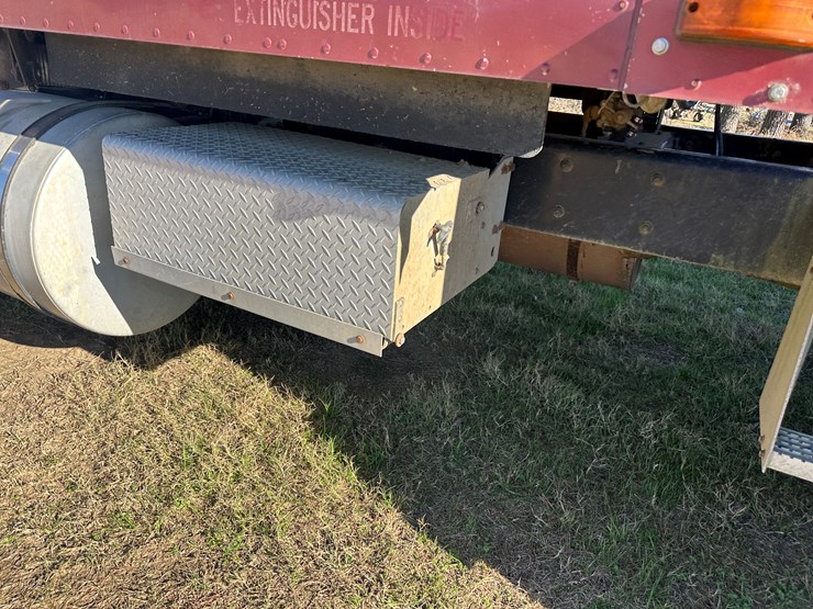 1997-caterpillar-10-image-29