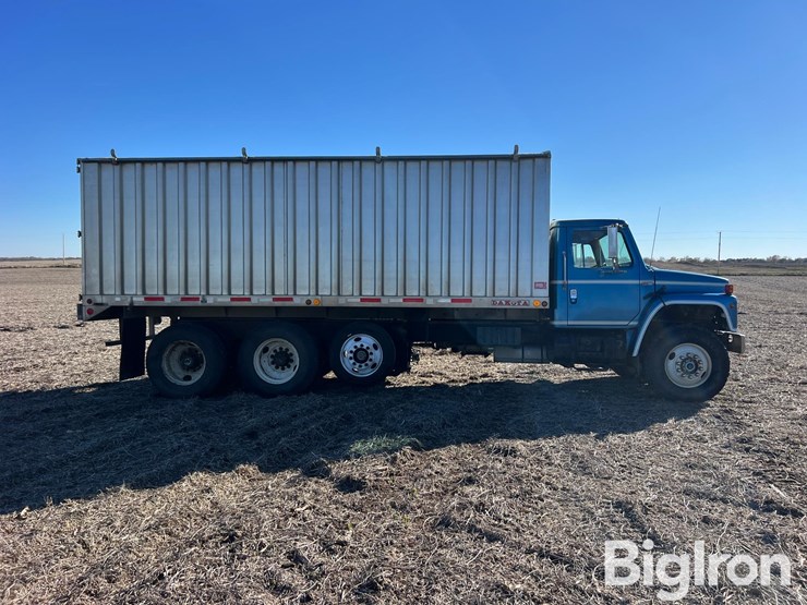1983-international-f1954-tri/a-grain-truck-image-4