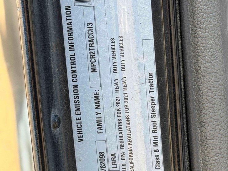 2021-peterbilt-389-image-5