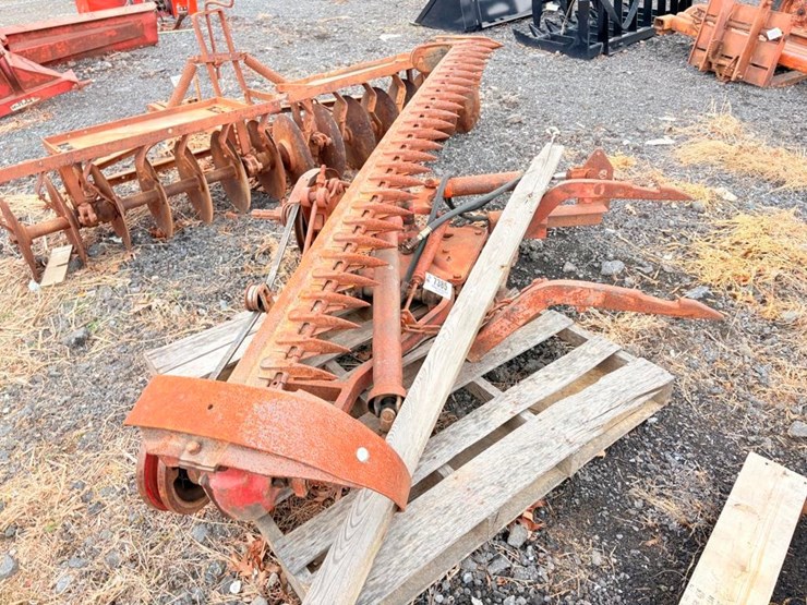 international-2pt-sickle-bar-mower-image-1