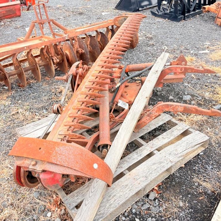 International 2pt Sickle Bar Mower