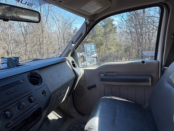 2010-ford-f350-image-15