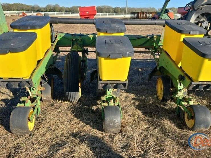 john-deere-7300-image-10