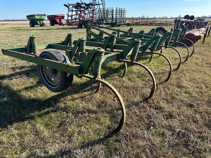 #35833-•-16'-chisel-plow-image-4