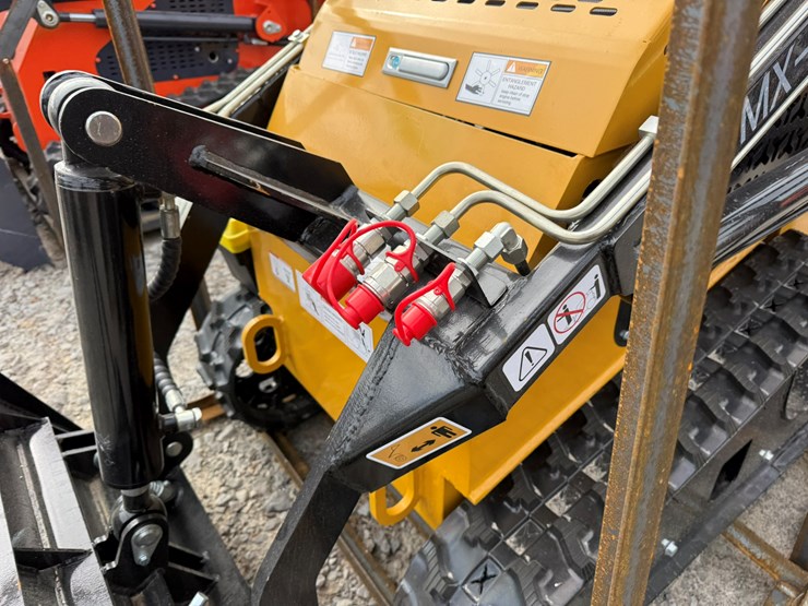#83-•-unused-agt-mx-crt23-stand-on-tracked-loader-mxcrt232025j00636-inv#-35701-image-23